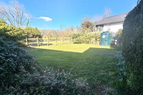 Further rear garden.jpg