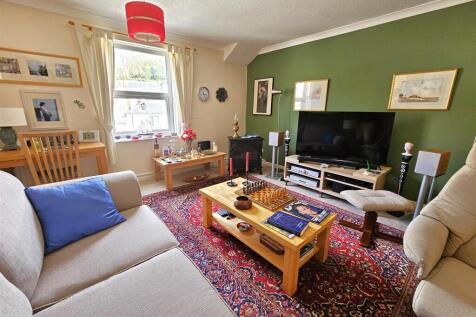 Living Room 2.jpg