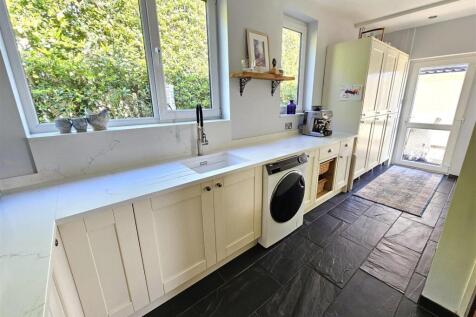 Kitchen (2).jpg