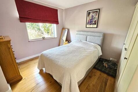 Bedroom 1.jpg