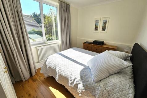 Bedroom 2 (2).jpg