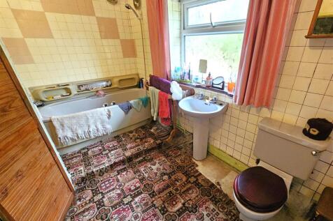 Bathroom.jpg