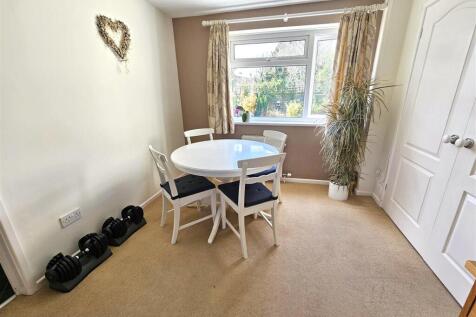 Dining Area.jpg