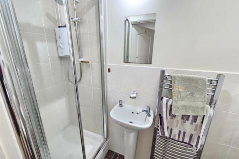 Bedroom 4 En Suite.jpg