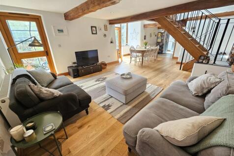 Living Room.jpg