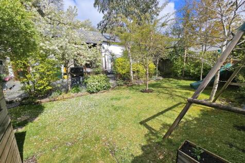 Rear Gardens.jpg