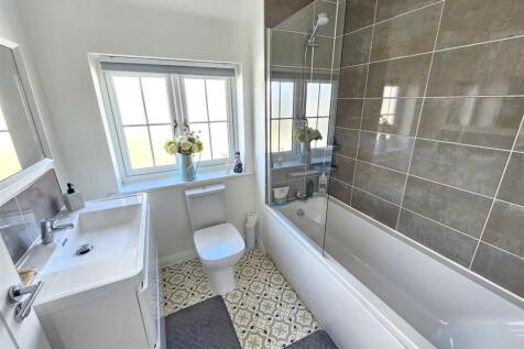 Bathroom.jpg