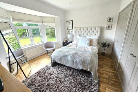 Bedroom 1.jpg