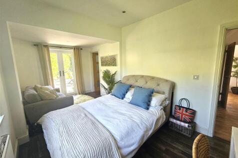 Bedroom 2.jpg