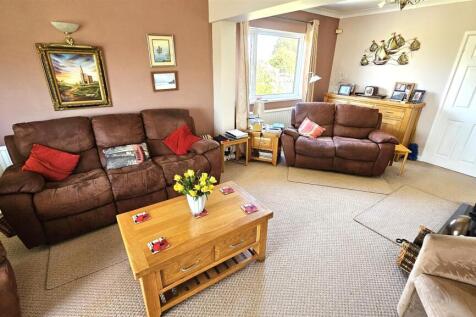 Living Room.jpg