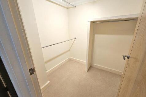 Walk in Wardrobe.jpg
