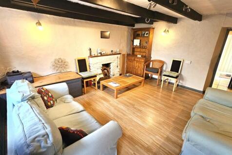 Living Room.jpg