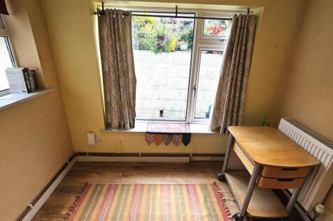 Bedroom 2.jpg