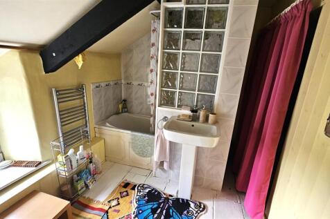 Bathroom.jpg