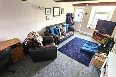 Living Room.jpg