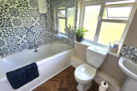 Bathroom.jpg