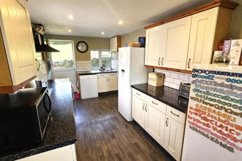 Further Kitchen.jpg