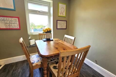Breakfast Room.jpg