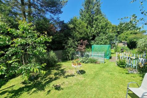 Rear Gardens 1.jpg