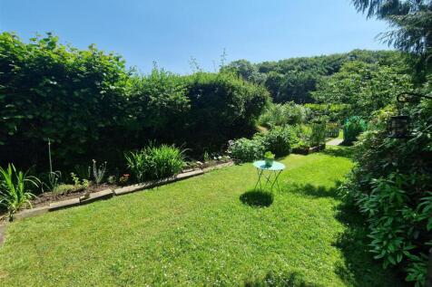 Rear Gardens 2.jpg