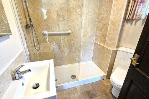 Shower room.jpg