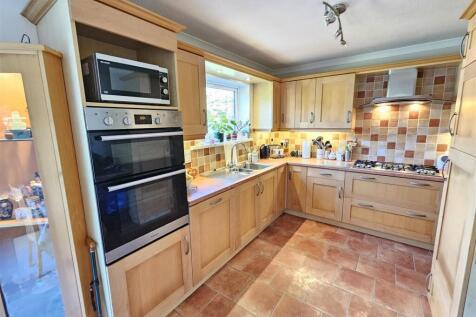 Kitchen Area.jpg