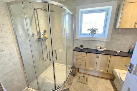 Shower Room.jpg