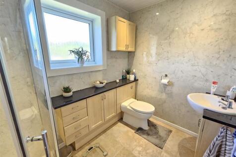 Shower Room 1.jpg