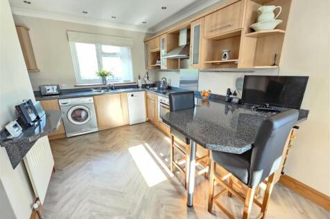 Kitchen Area.jpg