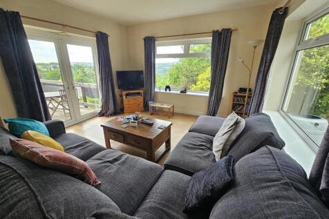 Living Room.jpg