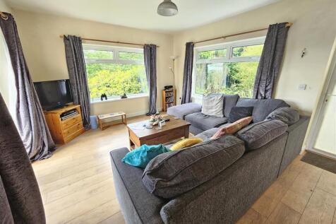 Living Room 1.jpg