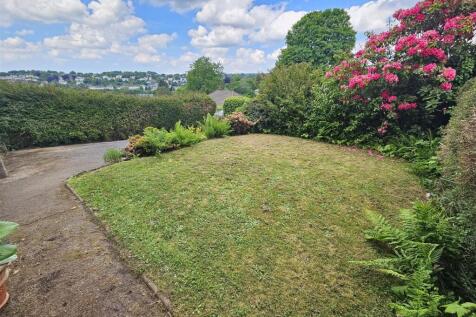 Front Garden.jpg