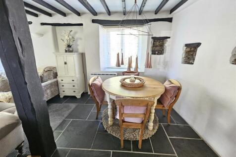 Dining area.jpg