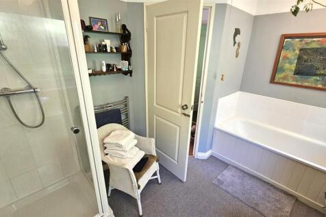Bathroom new.jpg