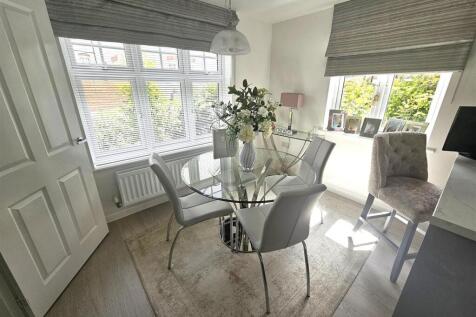 Dining Area.jpg