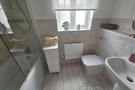 Family Bathroom.jpg