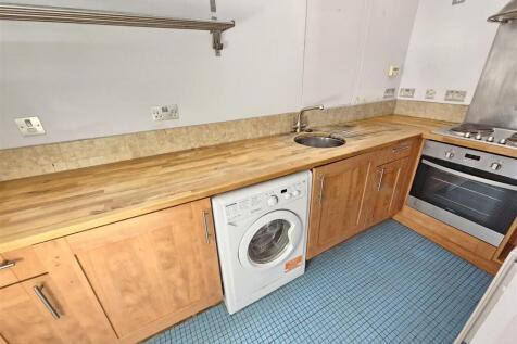 Kitchen Area.jpg