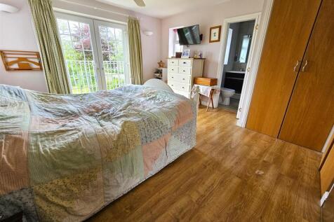 Master bedroom.jpg