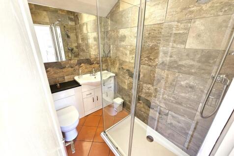 Annex Ensuite.jpg