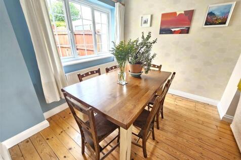 Dining Area.jpg