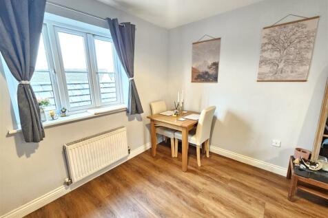 Dining Area.jpg