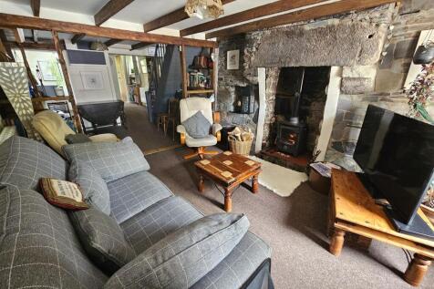 Sitting Room (2).jpg