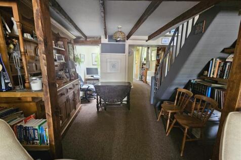 Dining Area.jpg