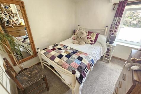 Bedroom 2.jpg