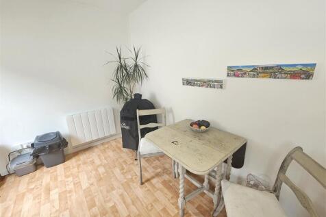 Dining Area.jpg