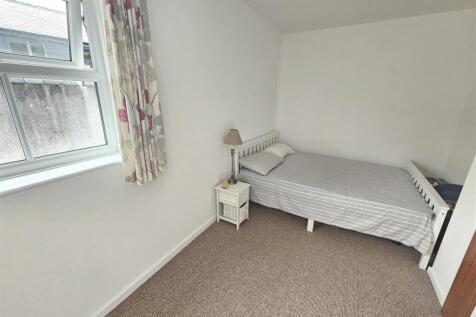 Bedroom 2.jpg