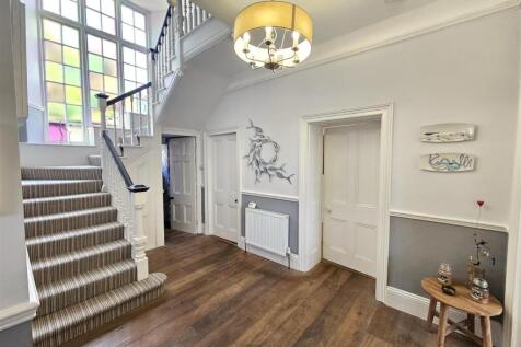 Hall and Stairs.jpg