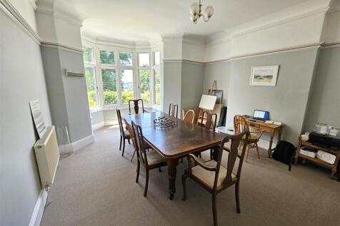 Dining Room.jpg