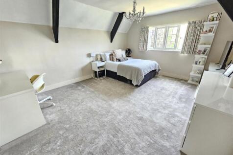 Bedroom 5.jpg