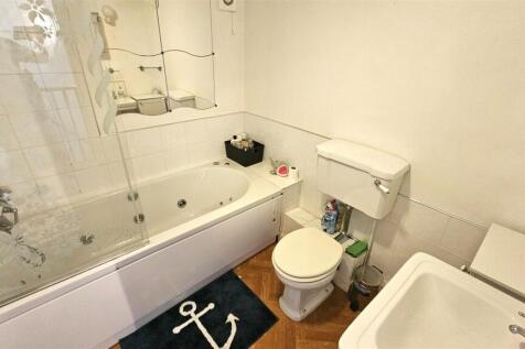 Bathroom.jpg